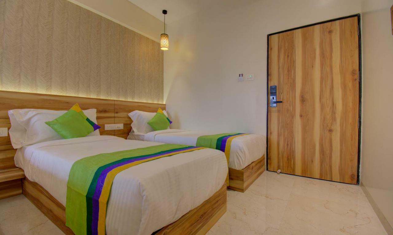 Hotel Amisha International Сурат Экстерьер фото