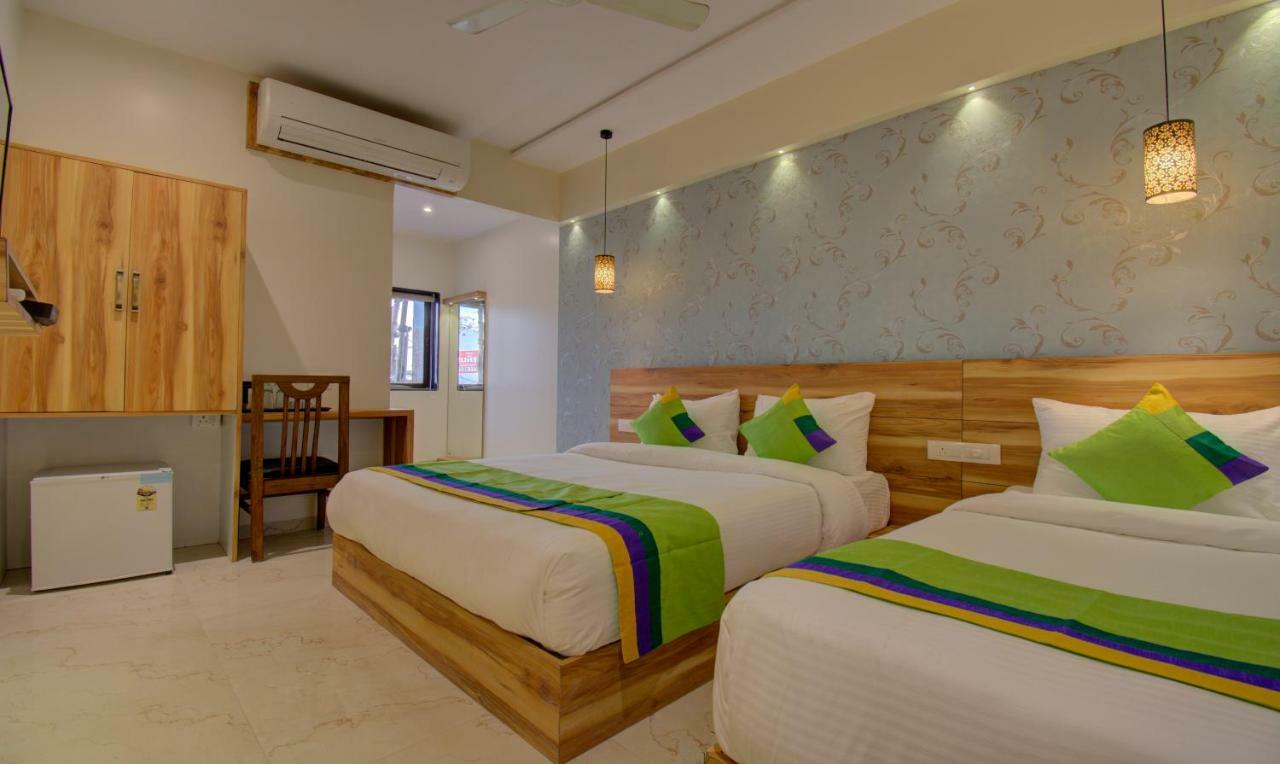 Hotel Amisha International Сурат Экстерьер фото