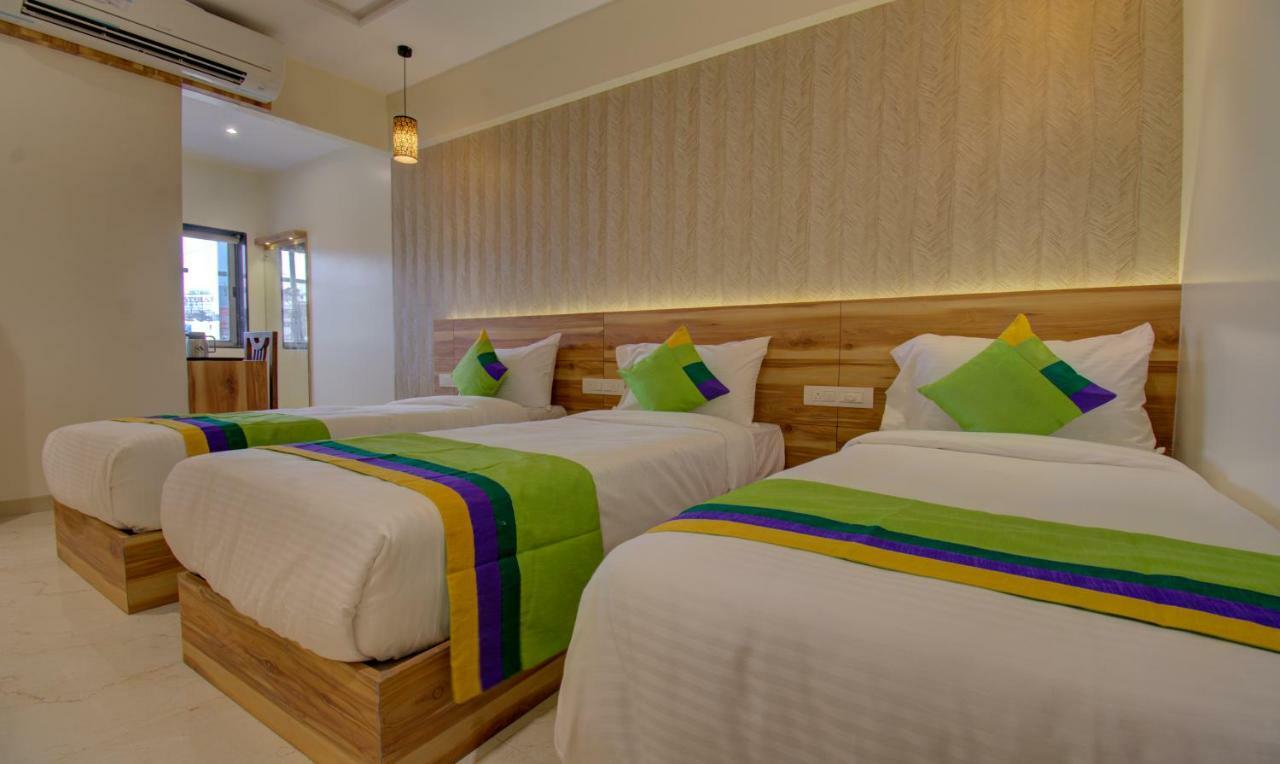 Hotel Amisha International Сурат Экстерьер фото