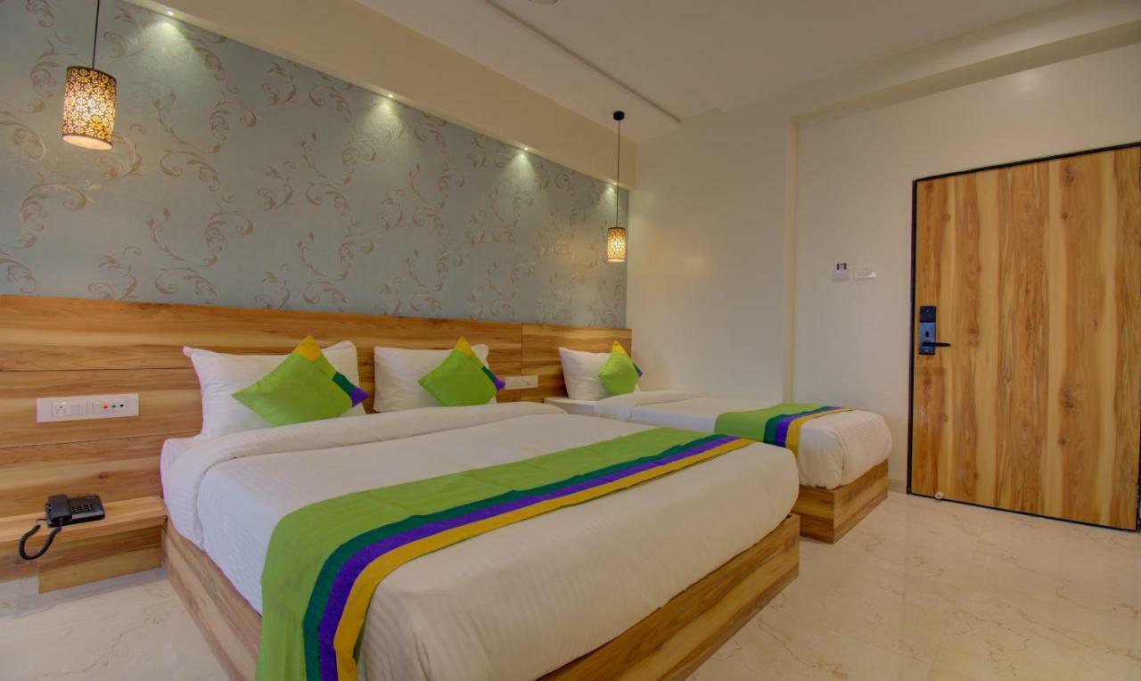 Hotel Amisha International Сурат Экстерьер фото