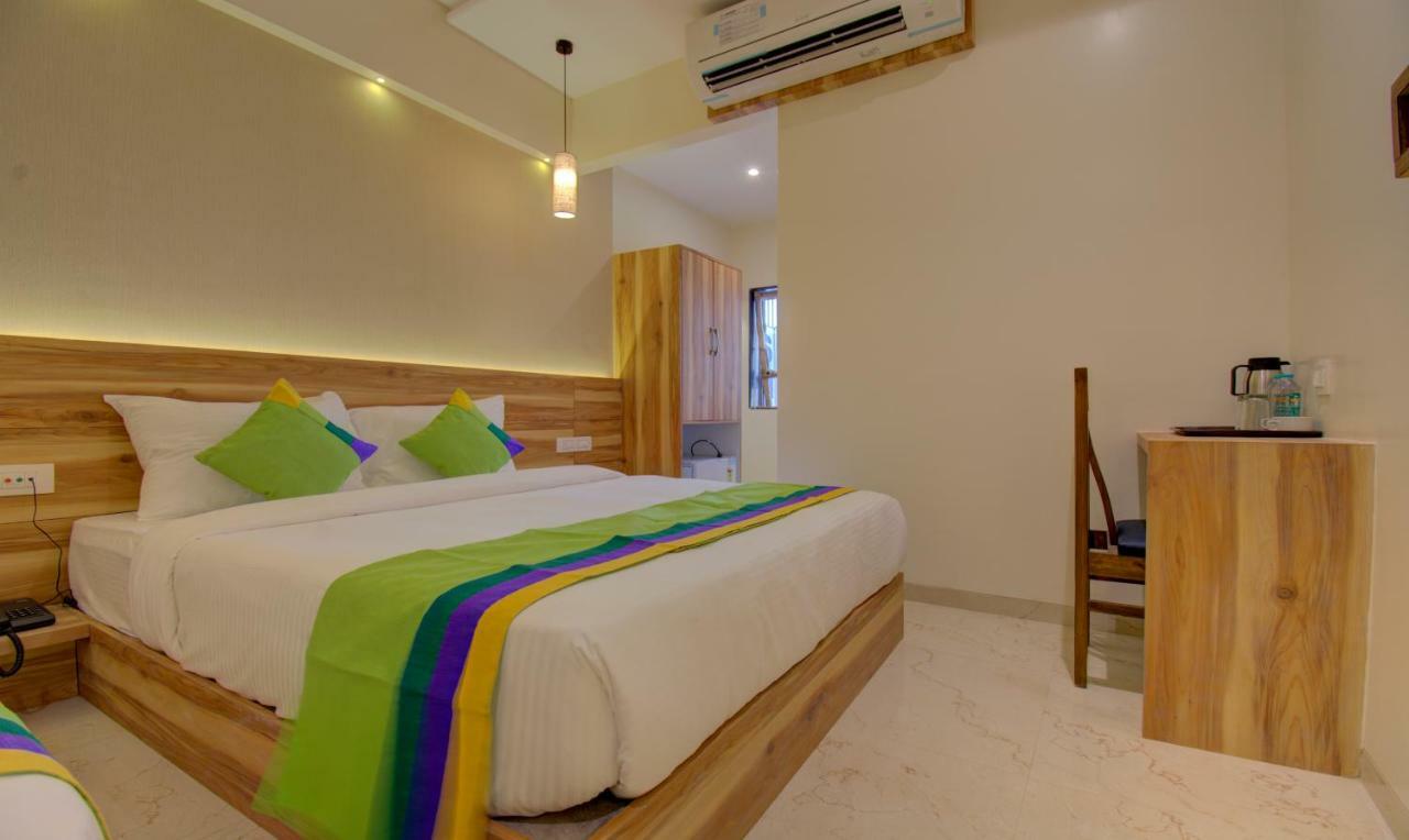 Hotel Amisha International Сурат Экстерьер фото
